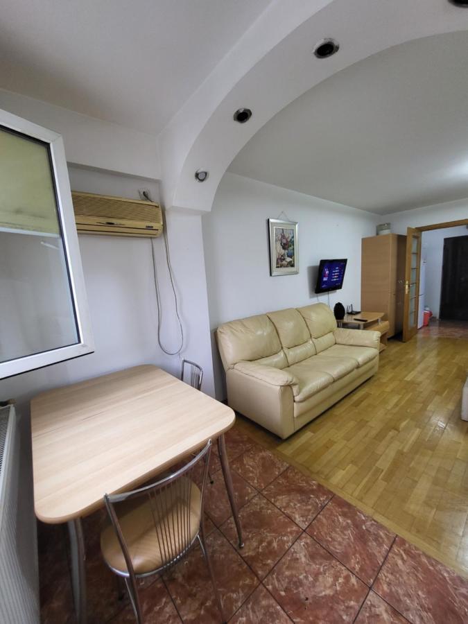 Avrig-Ferdinand Studio Бухарест Екстер'єр фото